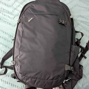 Pacsafe Venture Safe 45L Black Travel Backpack